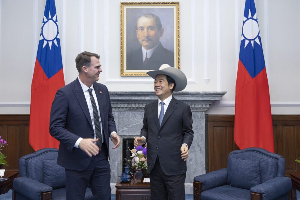 oklahoma governor stitts taiwan visit expands drone and aerospace partnerships